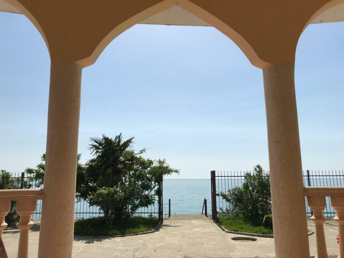 Davel Hotel Gagra Exterior foto