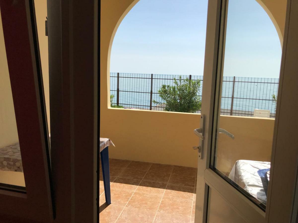 Davel Hotel Gagra Exterior foto